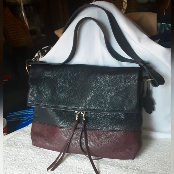 $$$ SALE $$$ NEW Roots Navy & Wine Pebbled Leather - Picture 1 of 13